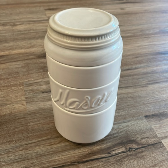 Rustic White Mason Jar Stackable Ceramic Measuring Cups 4 Piece Set - Picture 6 of 8